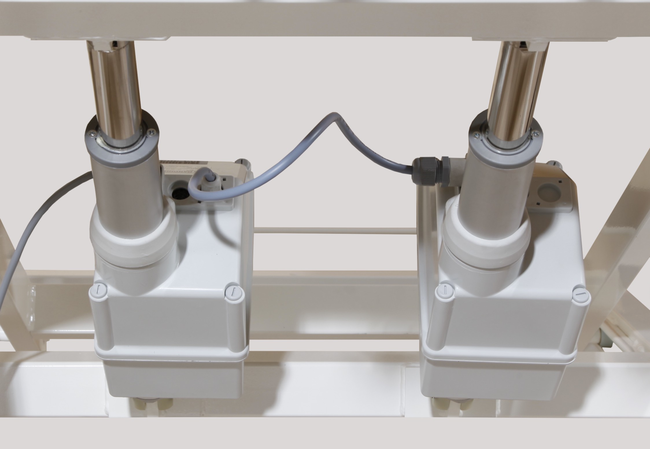 Therapieliege Hercules Hubmotor